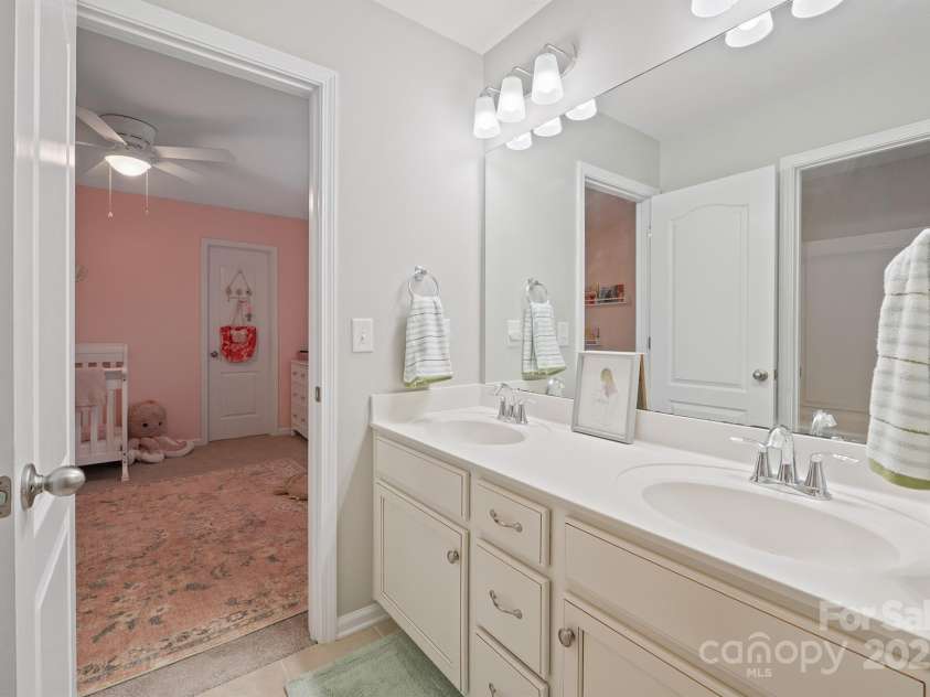 177 Falls Cove Drive, Troutman, NC 28166.  MLS# CAR4290056, YatesRealty ID 30858. 