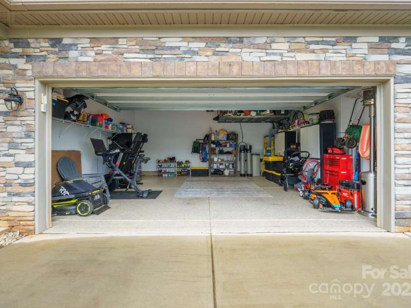 177 Falls Cove Drive, Troutman, NC 28166.  MLS# CAR4290056, YatesRealty ID 30858. 