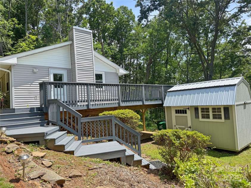 123 Avondale Ridge Road, Asheville, NC 28803.  MLS# CAR4275267, YatesRealty ID 3086. 