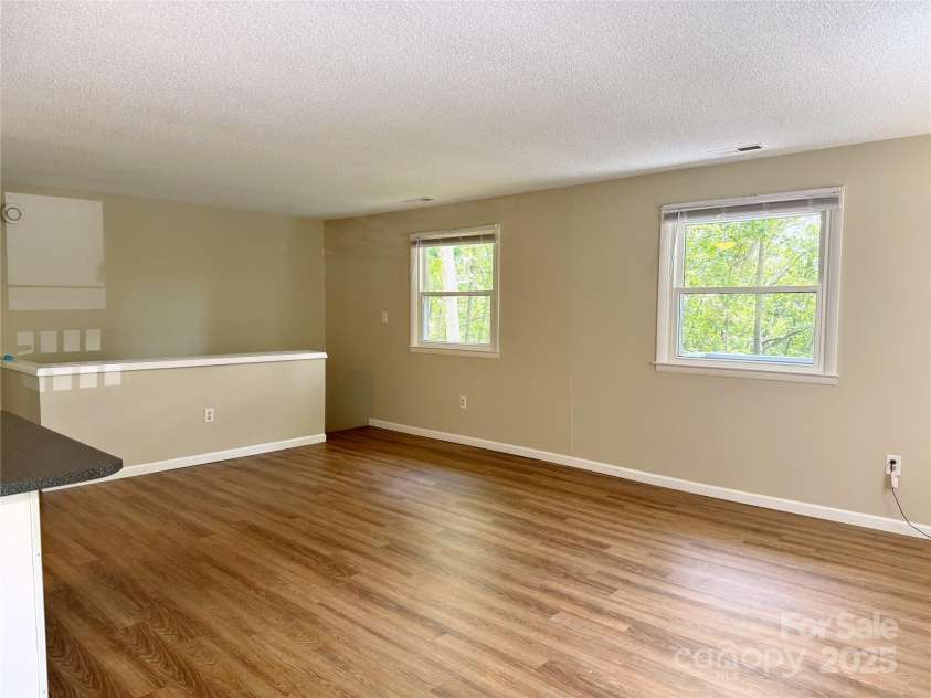 123 Avondale Ridge Road, Asheville, NC 28803.  MLS# CAR4275267, YatesRealty ID 3086. 