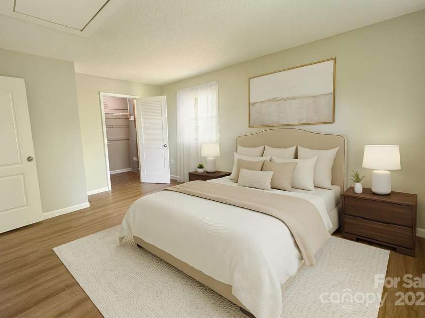 123 Avondale Ridge Road, Asheville, NC 28803.  MLS# CAR4275267, YatesRealty ID 3086. 
