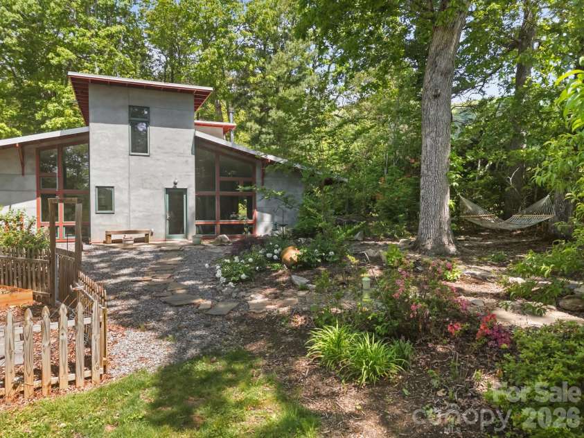 27 Rosebud Lane, Fairview, NC 28730.  MLS# CAR4352014, YatesRealty ID 3086. 