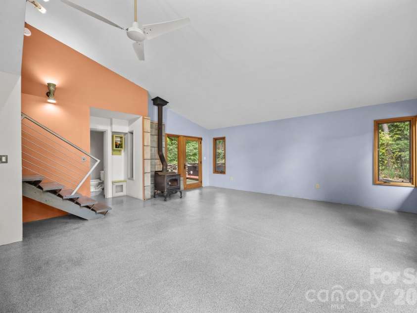27 Rosebud Lane, Fairview, NC 28730.  MLS# CAR4352014, YatesRealty ID 3086. 