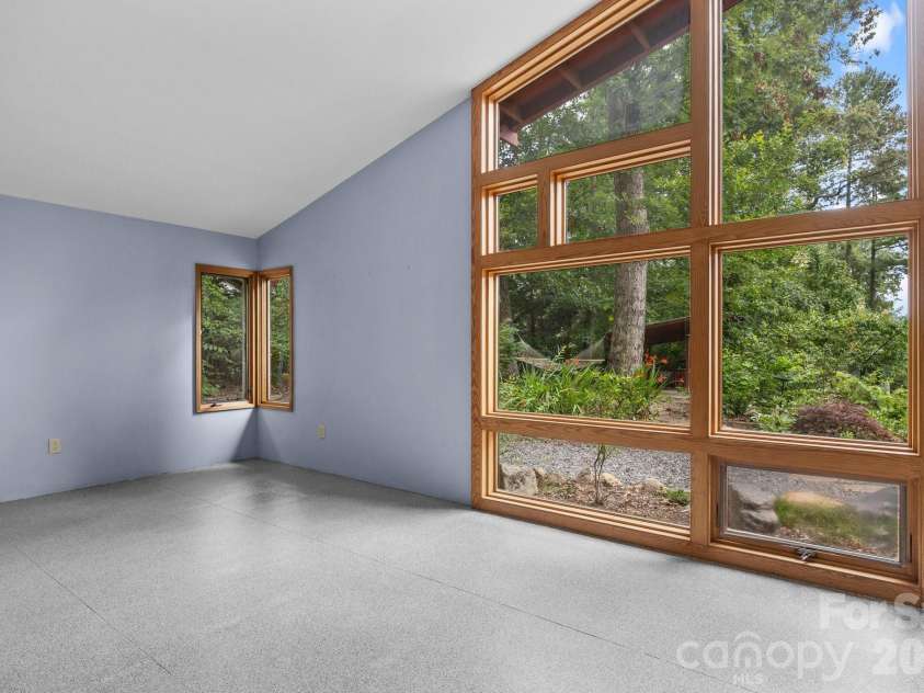 27 Rosebud Lane, Fairview, NC 28730.  MLS# CAR4352014, YatesRealty ID 3086. 