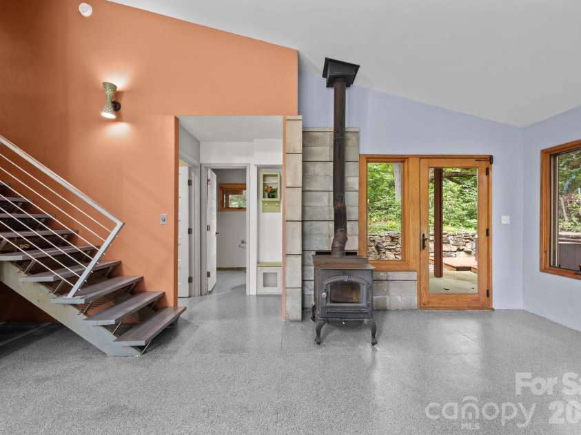27 Rosebud Lane, Fairview, NC 28730.  MLS# CAR4352014, YatesRealty ID 3086. 