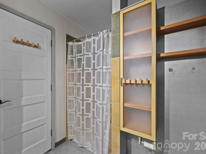 27 Rosebud Lane, Fairview, NC 28730.  MLS# CAR4352014, YatesRealty ID 3086. 