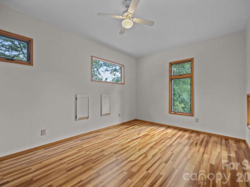 27 Rosebud Lane, Fairview, NC 28730.  MLS# CAR4352014, YatesRealty ID 3086. 