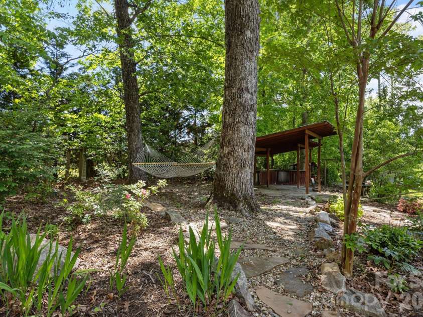 27 Rosebud Lane, Fairview, NC 28730.  MLS# CAR4352014, YatesRealty ID 3086. 