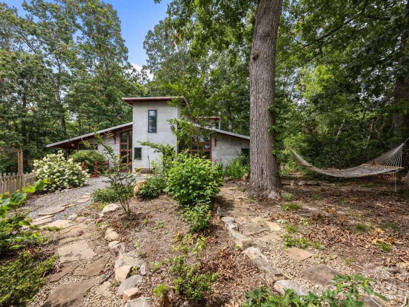 27 Rosebud Lane, Fairview, NC 28730.  MLS# CAR4352014, YatesRealty ID 3086. 