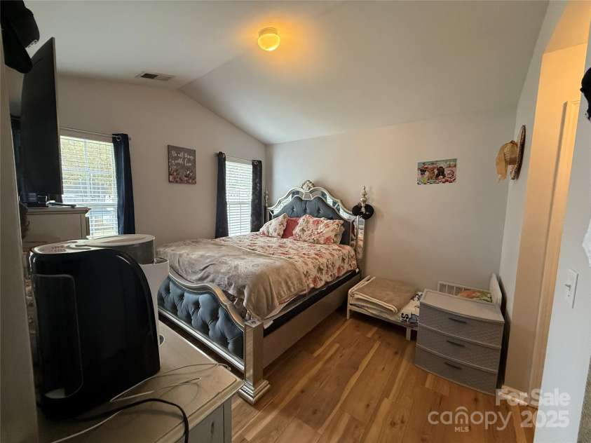 6807 Jamison Lane, Charlotte, NC 28269.  MLS# CAR4317327, YatesRealty ID 3086. 