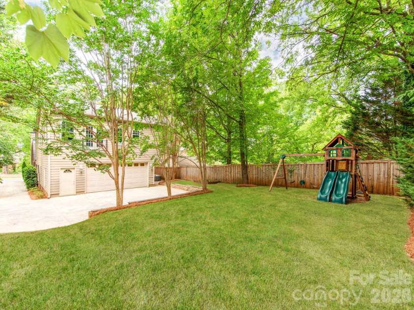 2907 Park Road, Charlotte, NC 28209.  MLS# CAR4390579, YatesRealty ID 30860. 