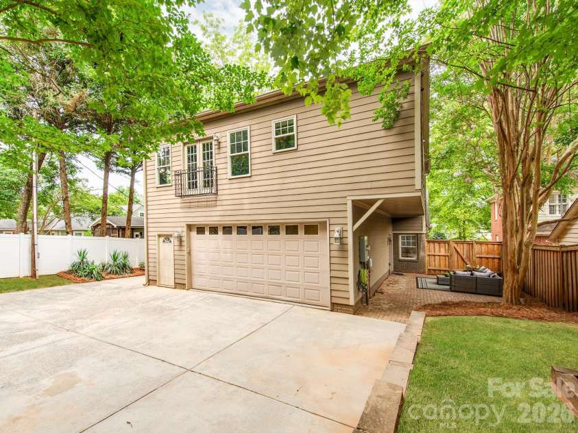 2907 Park Road, Charlotte, NC 28209.  MLS# CAR4390579, YatesRealty ID 30860. Attached 2 Car Garage Rear Load Inside Gate