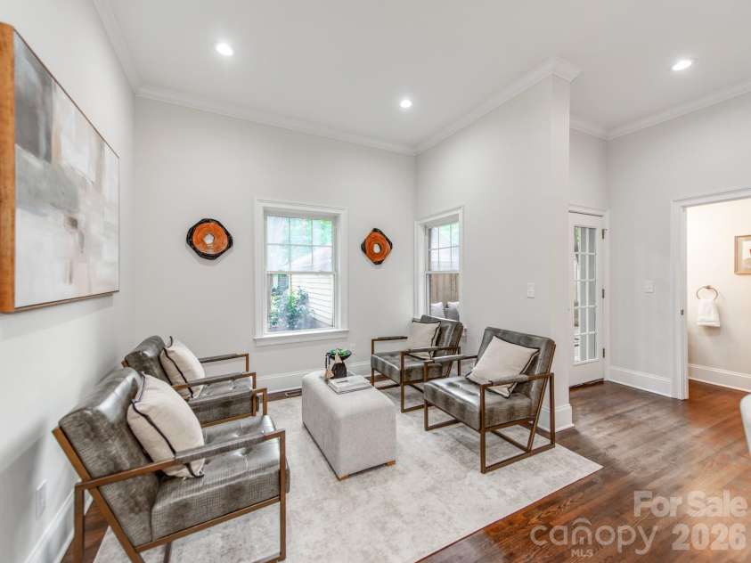 2907 Park Road, Charlotte, NC 28209.  MLS# CAR4390579, YatesRealty ID 30860. Family Room off Kitchen