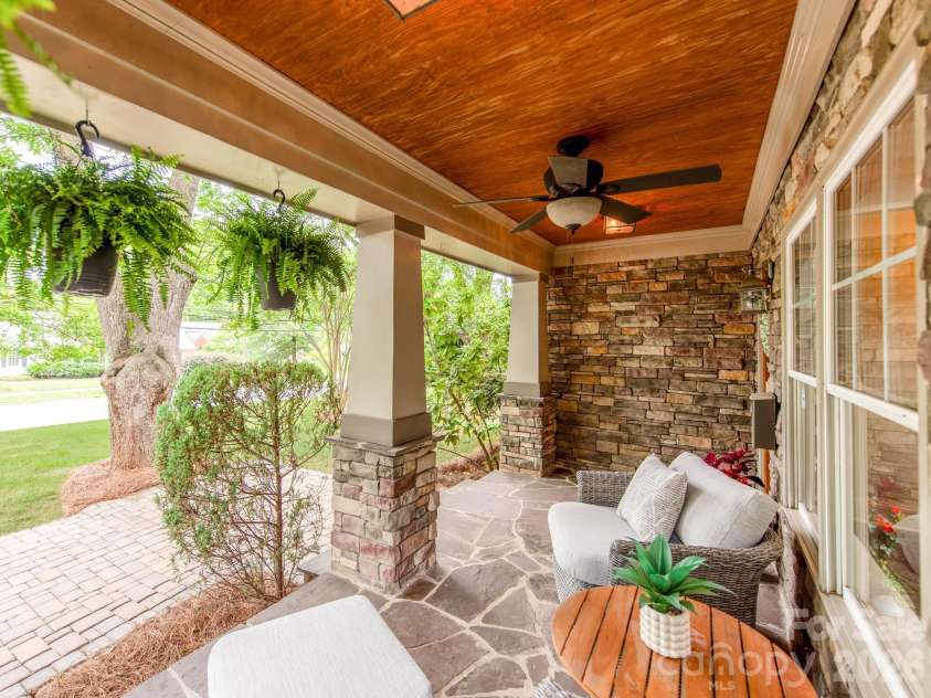 2907 Park Road, Charlotte, NC 28209.  MLS# CAR4390579, YatesRealty ID 30860. Front Porch
