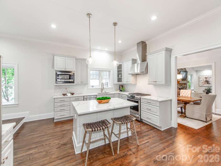 2907 Park Road, Charlotte, NC 28209.  MLS# CAR4390579, YatesRealty ID 30860. Kitchen View 2
