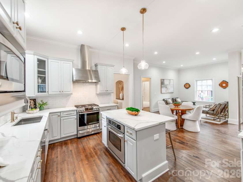 2907 Park Road, Charlotte, NC 28209.  MLS# CAR4390579, YatesRealty ID 30860. Kitchen View 3