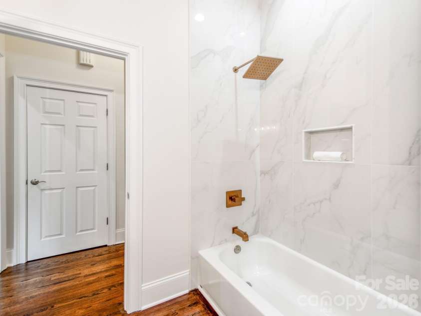 2907 Park Road, Charlotte, NC 28209.  MLS# CAR4390579, YatesRealty ID 30860. Main Level Full Bath Off Guest Suite