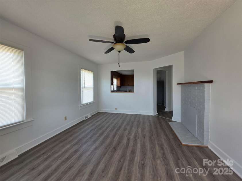 906 Linwood Road, Gastonia, NC 28052.  MLS# CAR4288454, YatesRealty ID 30861. 