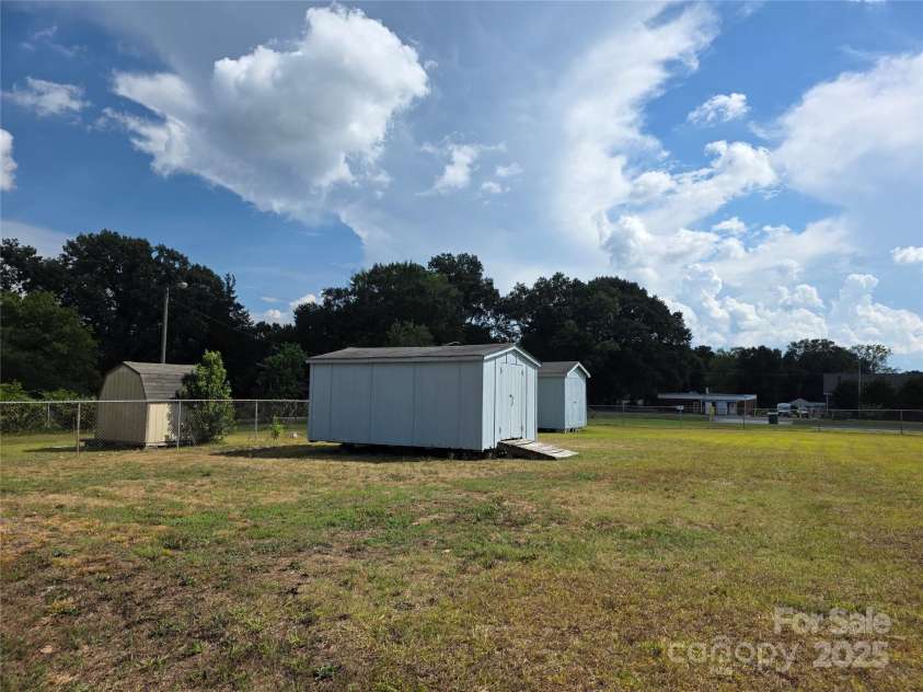 906 Linwood Road, Gastonia, NC 28052.  MLS# CAR4288454, YatesRealty ID 30861. 
