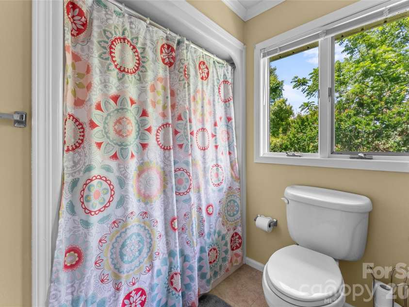 8 Scenic View Drive, Weaverville, NC 28787.  MLS# CAR4378316, YatesRealty ID 30862. 