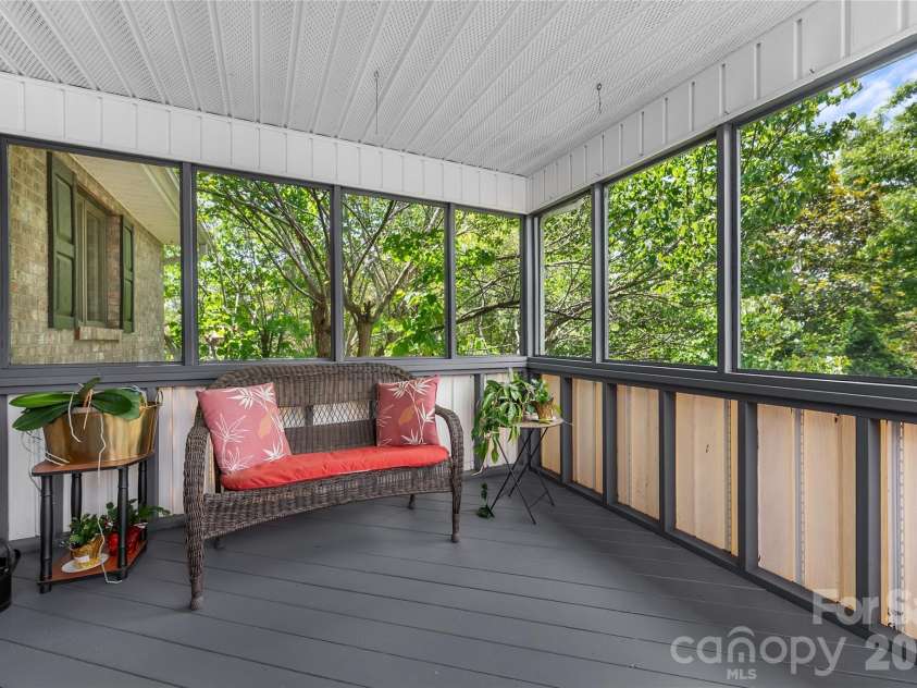 8 Scenic View Drive, Weaverville, NC 28787.  MLS# CAR4378316, YatesRealty ID 30862. 