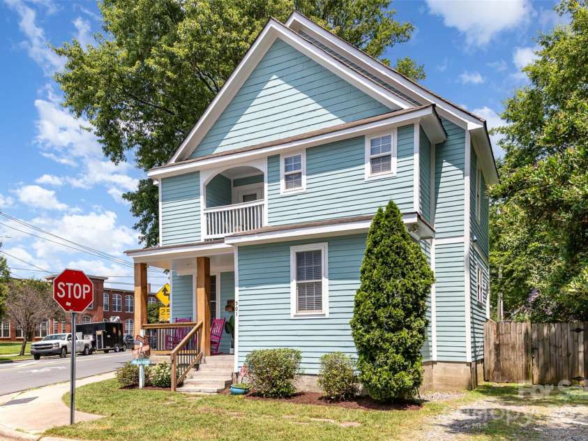501 Mercury Street, Charlotte, NC 28205.  MLS# CAR4271317, YatesRealty ID 30863. 
