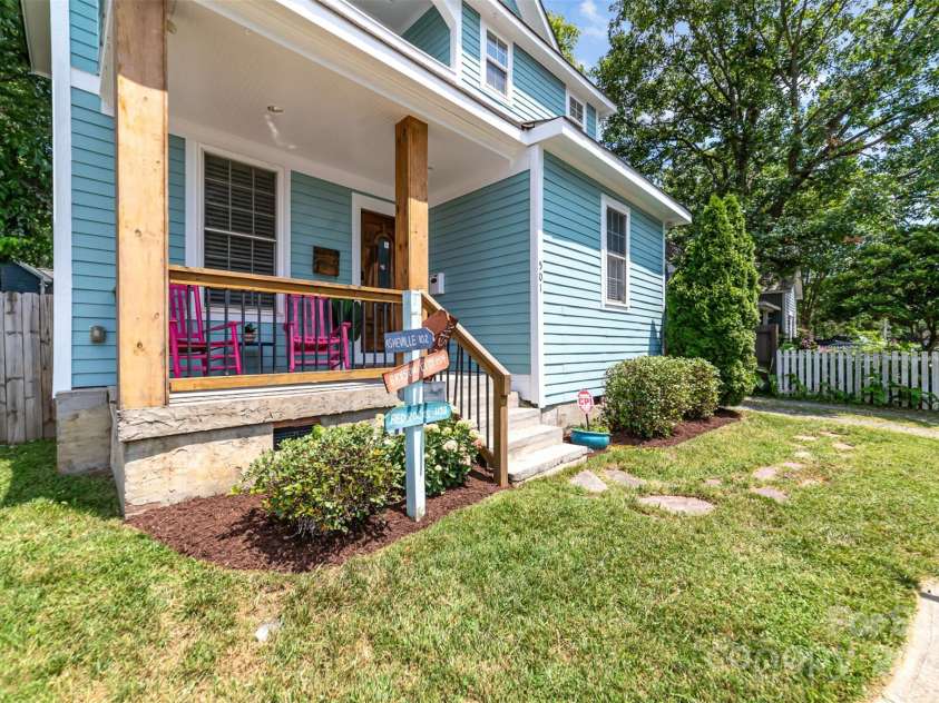 501 Mercury Street, Charlotte, NC 28205.  MLS# CAR4271317, YatesRealty ID 30863. 