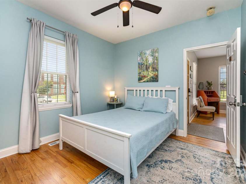 501 Mercury Street, Charlotte, NC 28205.  MLS# CAR4271317, YatesRealty ID 30863. 