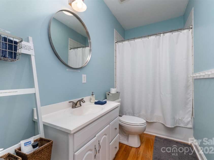 501 Mercury Street, Charlotte, NC 28205.  MLS# CAR4271317, YatesRealty ID 30863. 