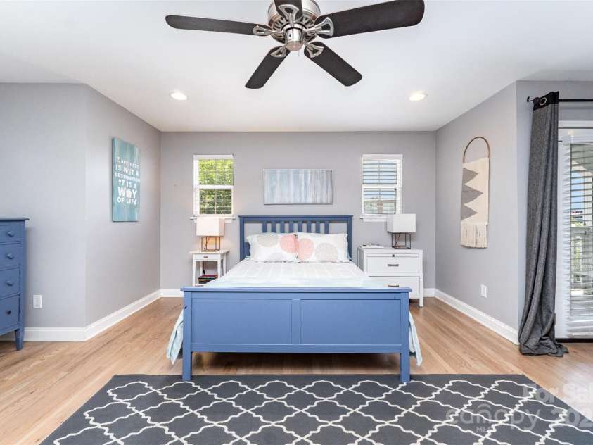 501 Mercury Street, Charlotte, NC 28205.  MLS# CAR4271317, YatesRealty ID 30863. 