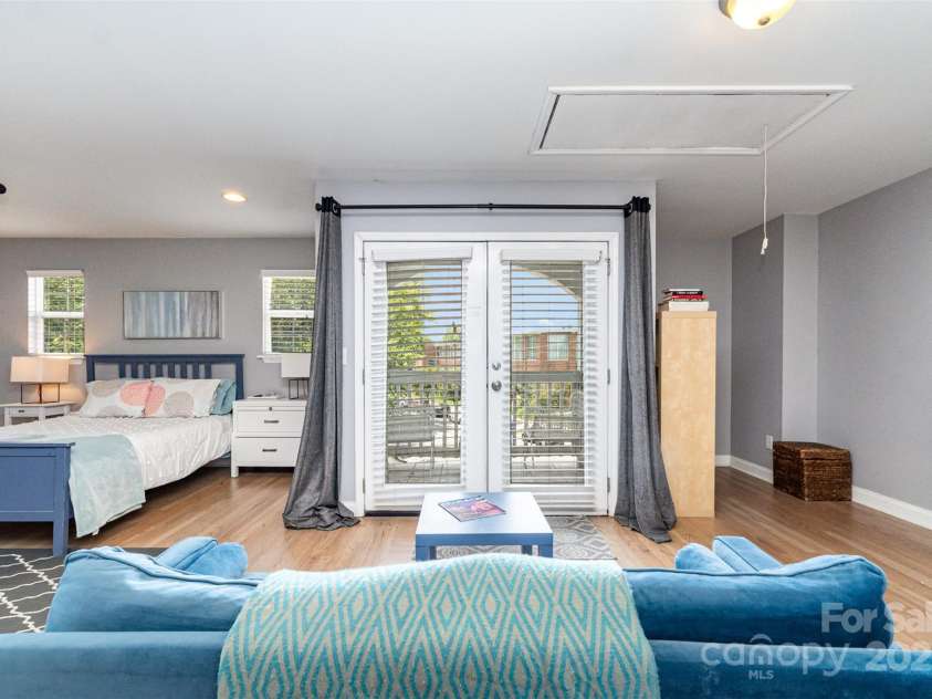 501 Mercury Street, Charlotte, NC 28205.  MLS# CAR4271317, YatesRealty ID 30863. 