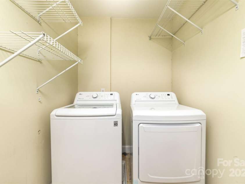 501 Mercury Street, Charlotte, NC 28205.  MLS# CAR4271317, YatesRealty ID 30863. 