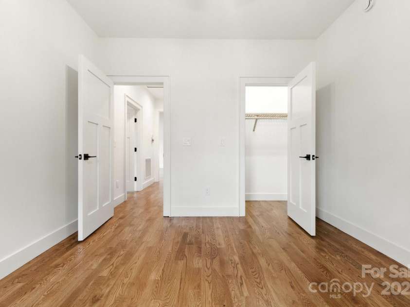 82 Lillycrop Lane, Hendersonville, NC 28792.  MLS# CAR4273359, YatesRealty ID 30864. Third bedroom offers flexibility