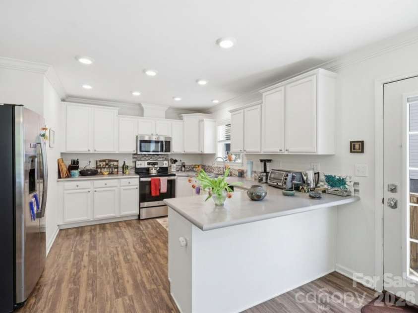 253 Brooklyn Lane, Asheville, NC 28803.  MLS# CAR4384481, YatesRealty ID 30866. 