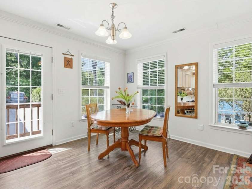 253 Brooklyn Lane, Asheville, NC 28803.  MLS# CAR4384481, YatesRealty ID 30866. 