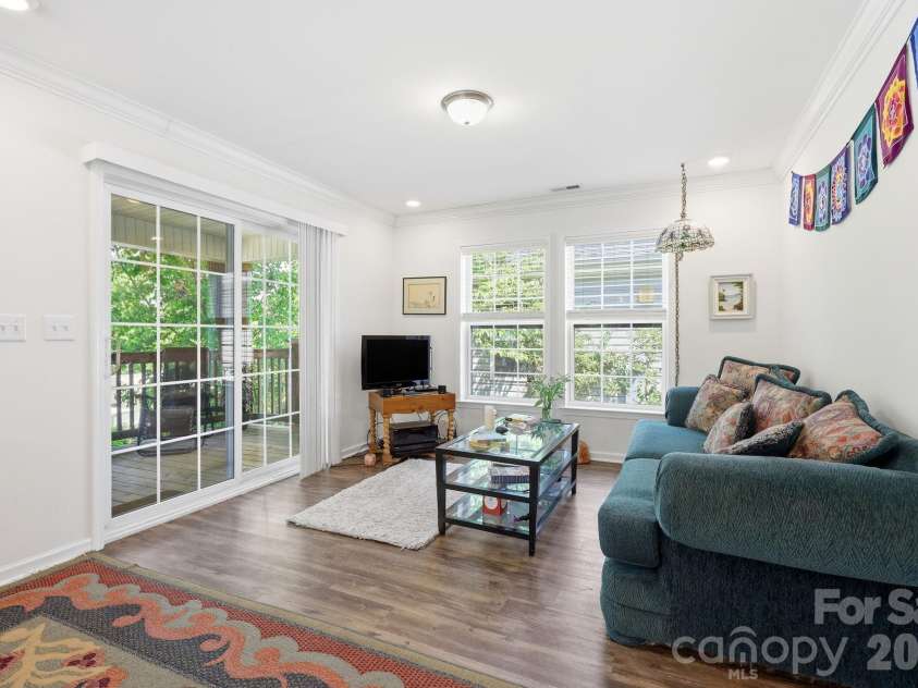 253 Brooklyn Lane, Asheville, NC 28803.  MLS# CAR4384481, YatesRealty ID 30866. 