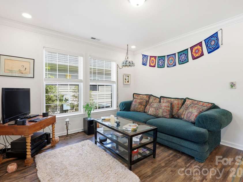 253 Brooklyn Lane, Asheville, NC 28803.  MLS# CAR4384481, YatesRealty ID 30866. 