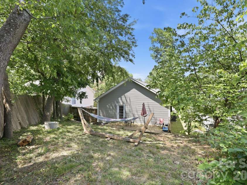 253 Brooklyn Lane, Asheville, NC 28803.  MLS# CAR4384481, YatesRealty ID 30866. 