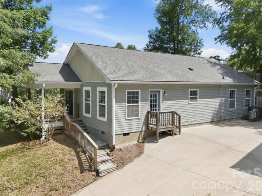 253 Brooklyn Lane, Asheville, NC 28803.  MLS# CAR4384481, YatesRealty ID 30866. 