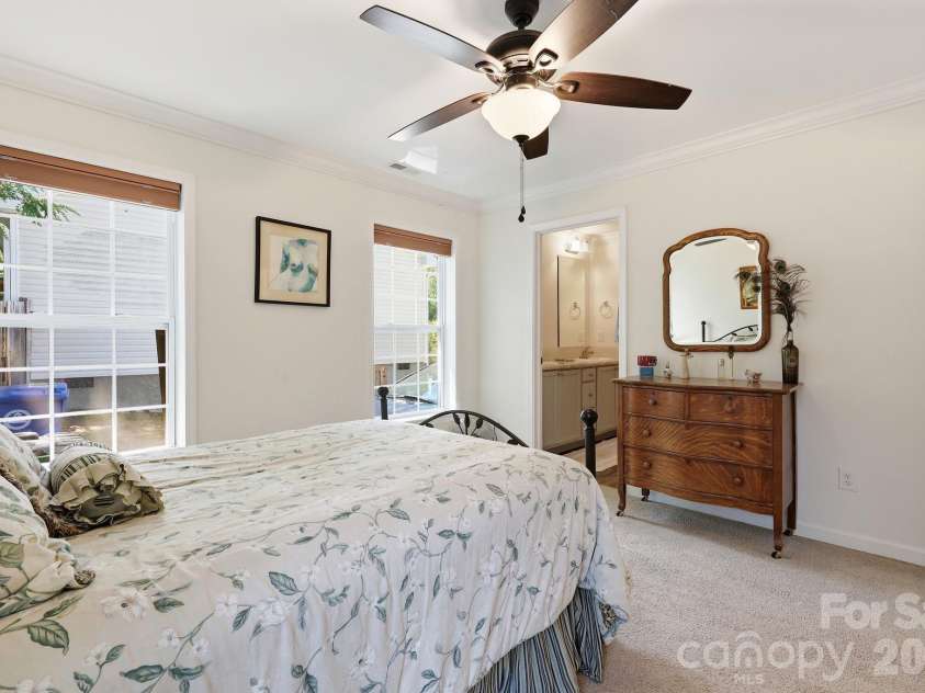 253 Brooklyn Lane, Asheville, NC 28803.  MLS# CAR4384481, YatesRealty ID 30866. Primary Bedroom