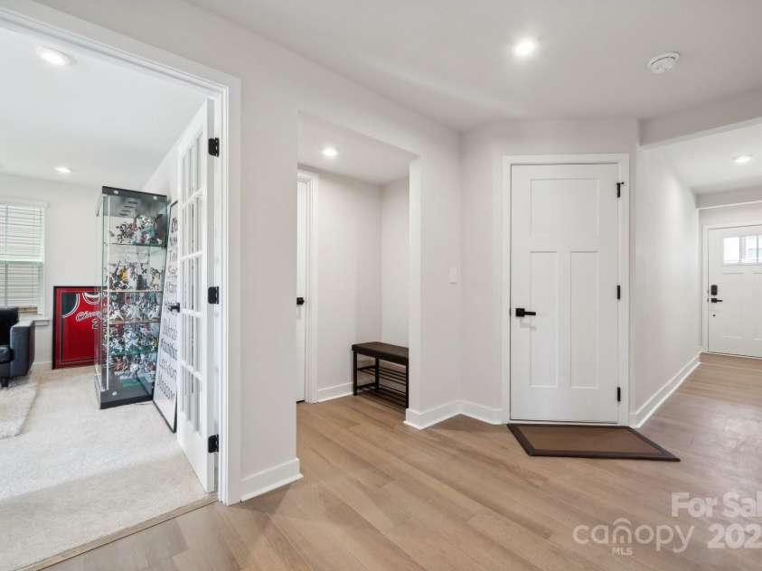 9823 Oaklawn Boulevard, Huntersville, NC 28078.  MLS# CAR4251168, YatesRealty ID 30866. 