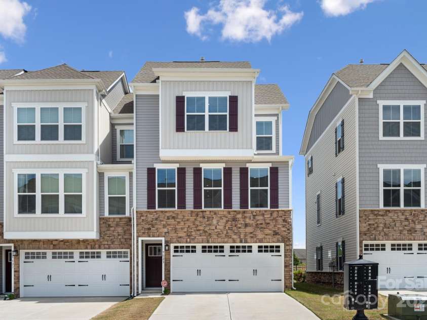 9823 Oaklawn Boulevard, Huntersville, NC 28078.  MLS# CAR4251168, YatesRealty ID 30866. 