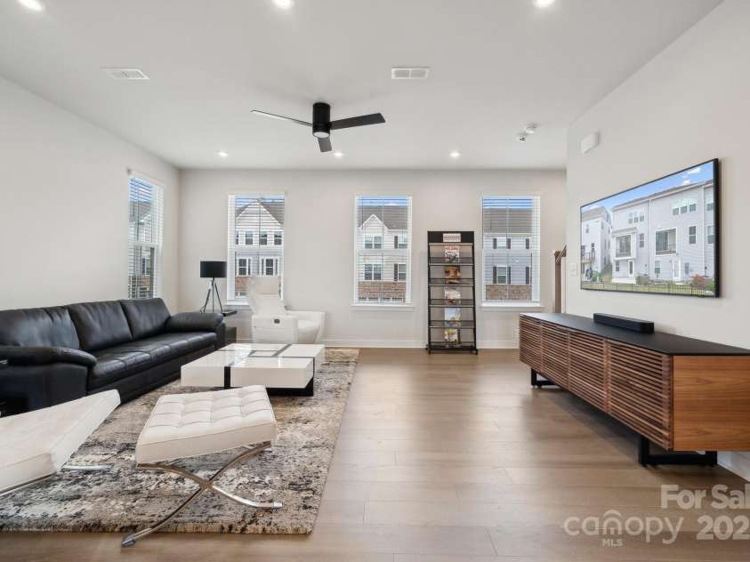 9823 Oaklawn Boulevard, Huntersville, NC 28078.  MLS# CAR4251168, YatesRealty ID 30866. 