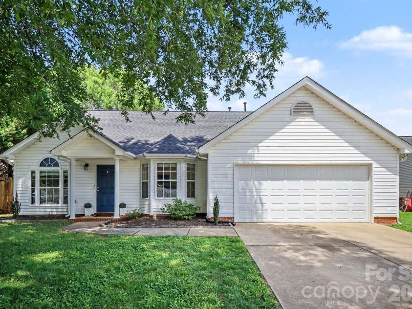 132 Brookhollow Drive, Mount Holly, NC 28120.  MLS# CAR4392675, YatesRealty ID 30868. 