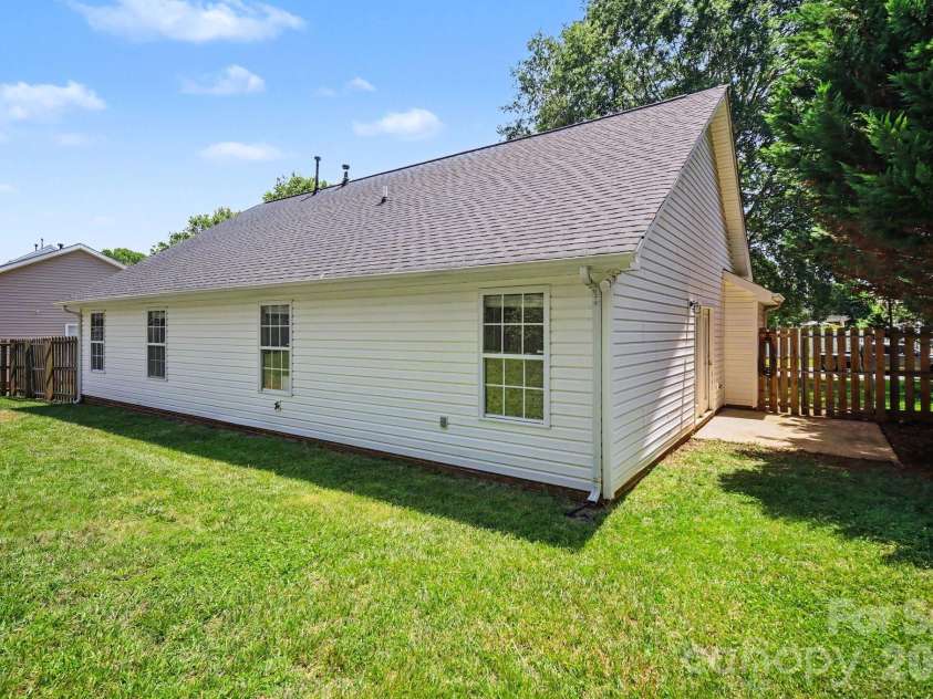 132 Brookhollow Drive, Mount Holly, NC 28120.  MLS# CAR4392675, YatesRealty ID 30868. 