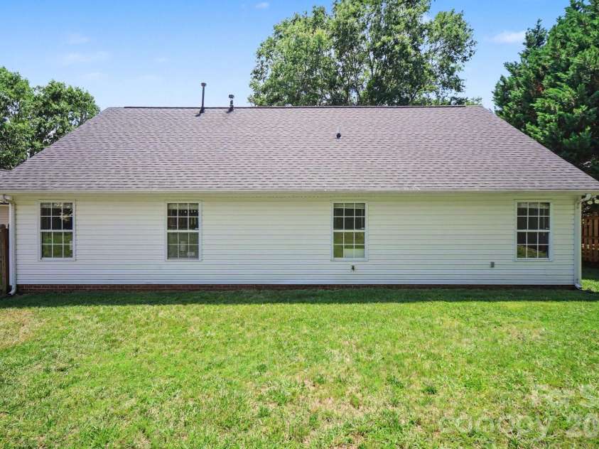 132 Brookhollow Drive, Mount Holly, NC 28120.  MLS# CAR4392675, YatesRealty ID 30868. 