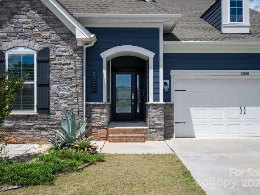 8000 Millbridge Parkway, Waxhaw, NC 28173.  MLS# CAR4248758, YatesRealty ID 30869. 