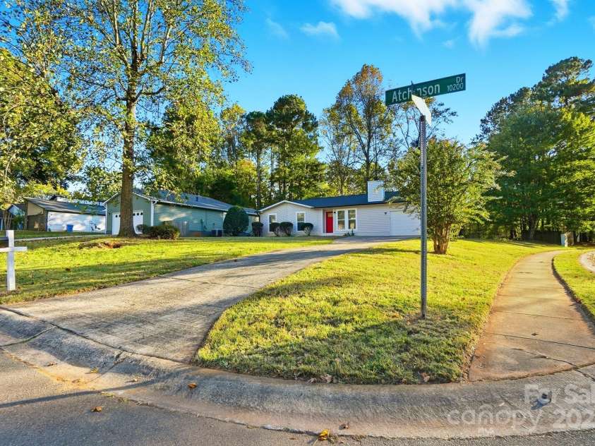 10200 Atchinson Drive, Mint Hill, NC 28227.  MLS# CAR4316126, YatesRealty ID 3087. 
