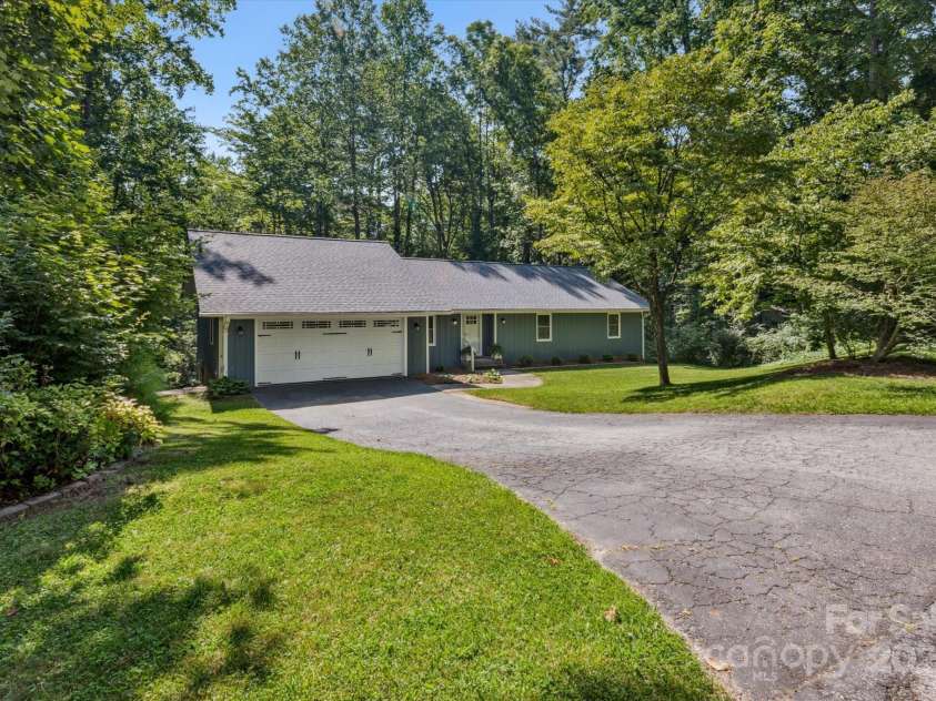 104 Britton Avenue, Hendersonville, NC 28791.  MLS# CAR4273610, YatesRealty ID 3087. 