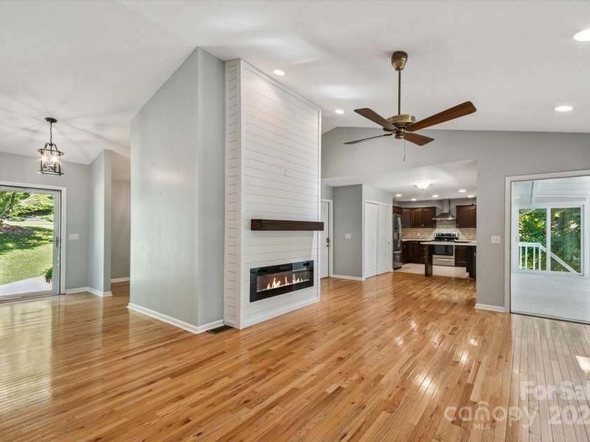 104 Britton Avenue, Hendersonville, NC 28791.  MLS# CAR4273610, YatesRealty ID 3087. 